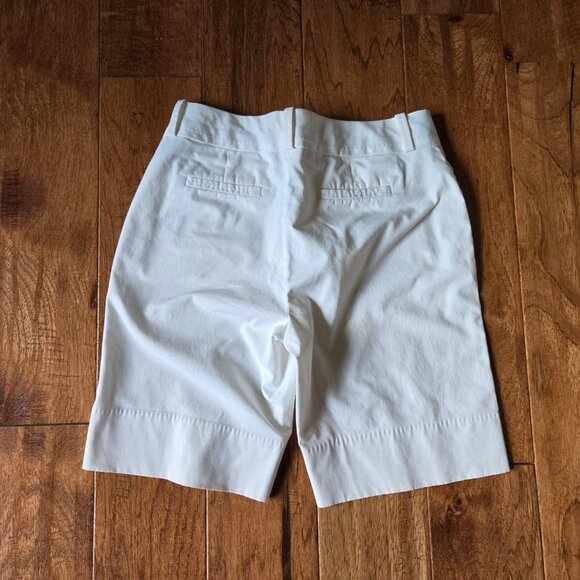 Banana Republic Women's Size  2  Martin Fit White Shorts - Picture 2 of 9
